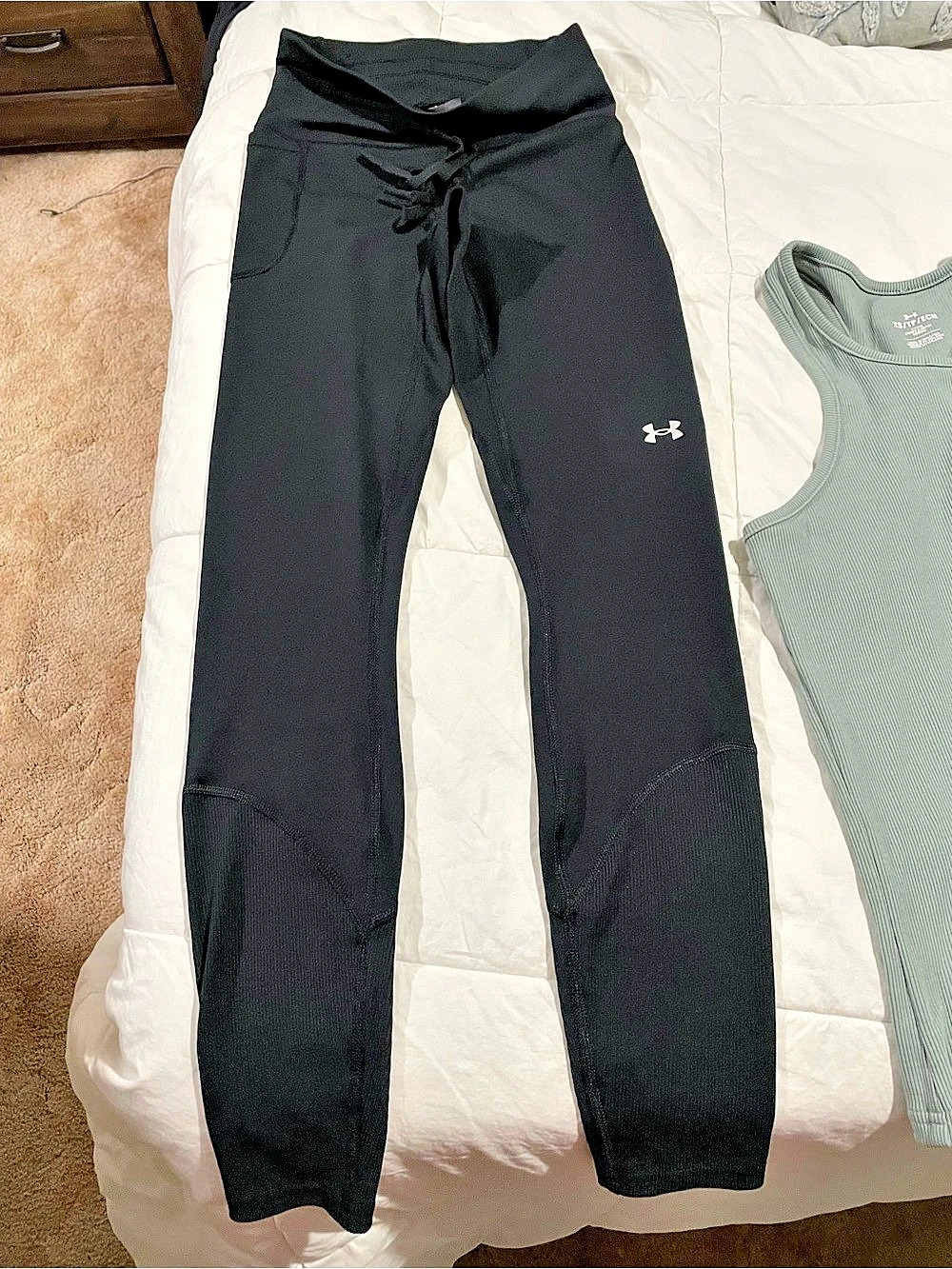 NWOT Women’s Under Armour UA Movement Rib Panel Leggings Black